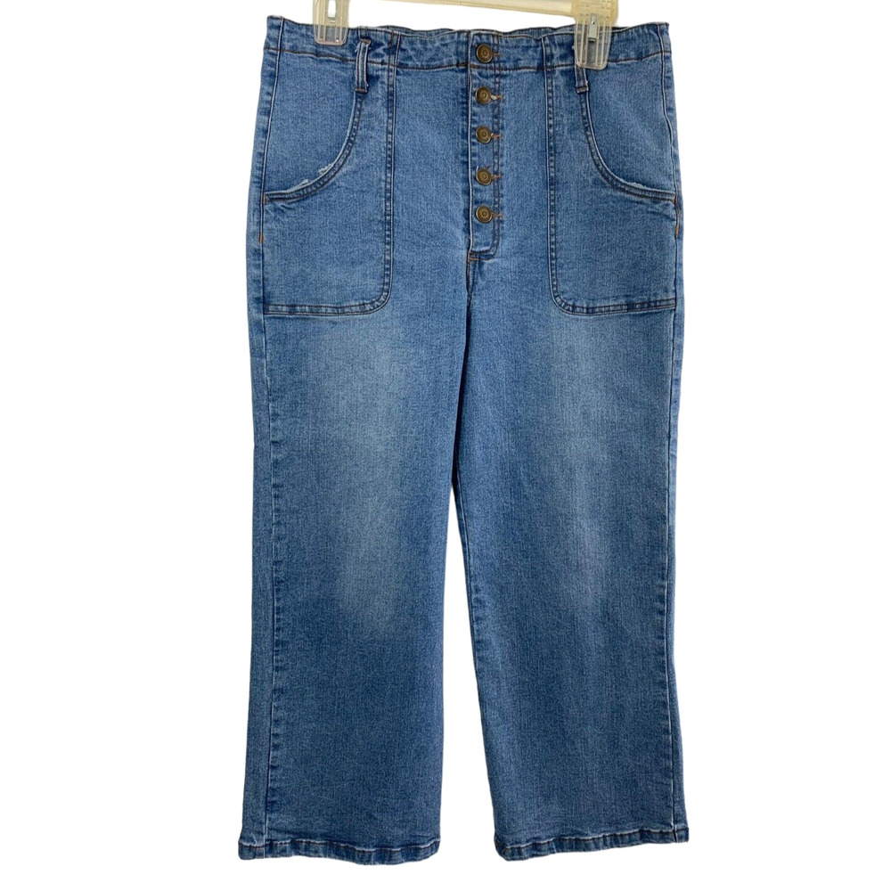 Chelsea & Violet Button Fly Capri Jeans Women Sz 30 Medium Wash Denim Big Pocket